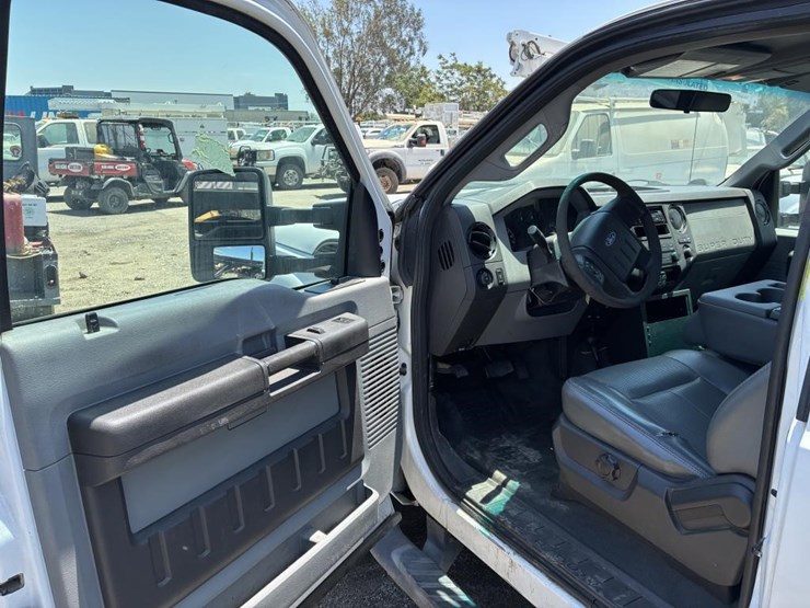 2011-ford-f250-image-13