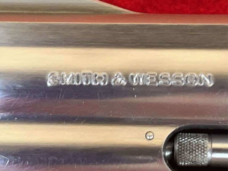 s&w-model-686-2-.357-magnum-da-revolver-image-12