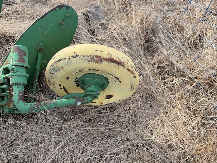 john-deere-three-point-three-bottom-plow-image-14