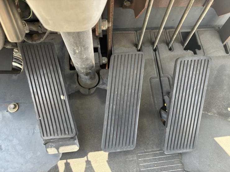 2006-komatsu-fd100-7-image-23
