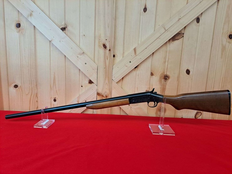h&r-topper-12-gauge-single-shot-shotgun-image-1