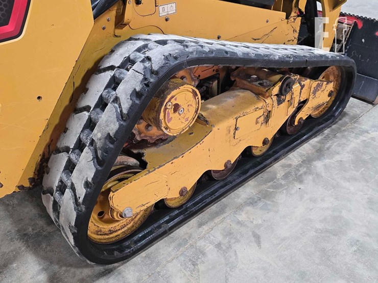 2022-caterpillar-259d3-image-38