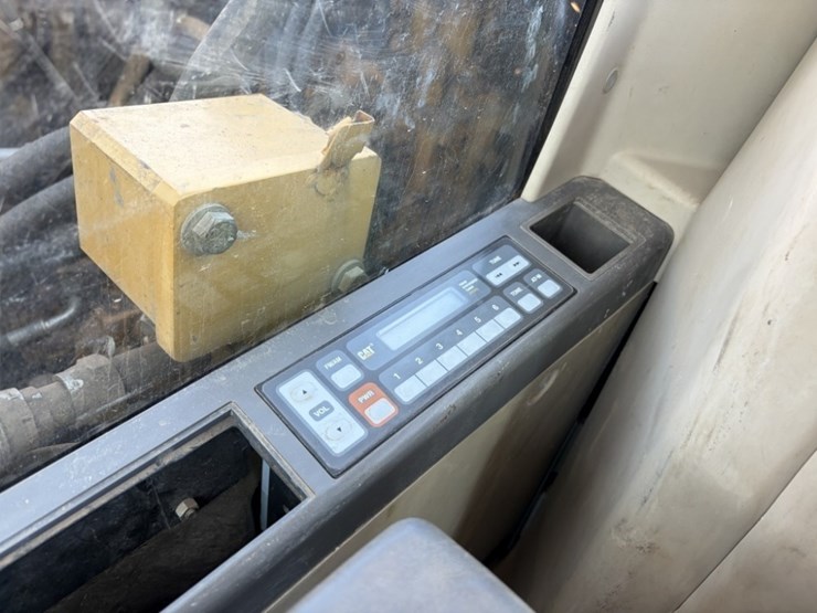 2004-caterpillar-312-image-36