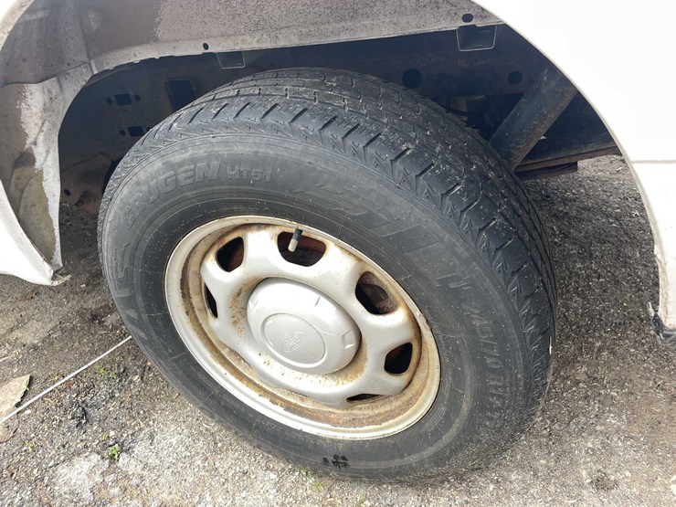 2017-ford-f150-xl-image-75