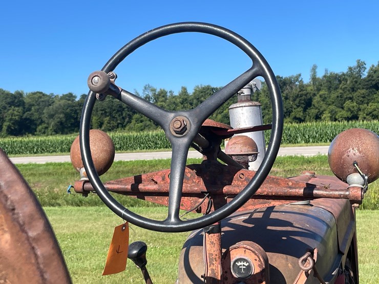 #1021-•-farmall-h-tractor-image-10