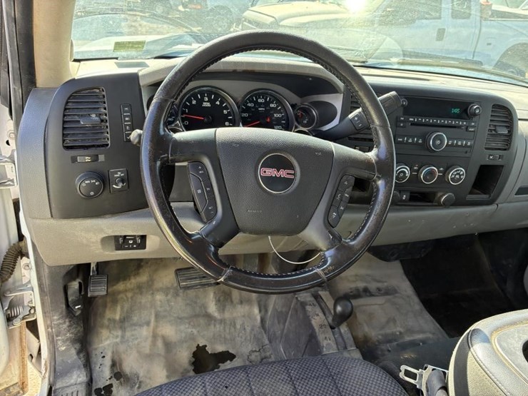 2012-gmc-sierra-2500-image-17