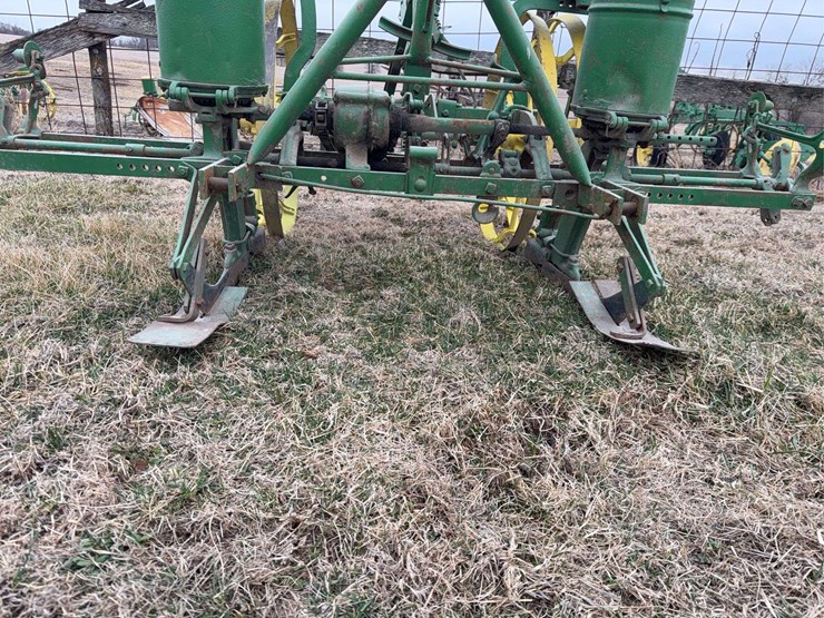 john-deere-two-row-planter-image-22