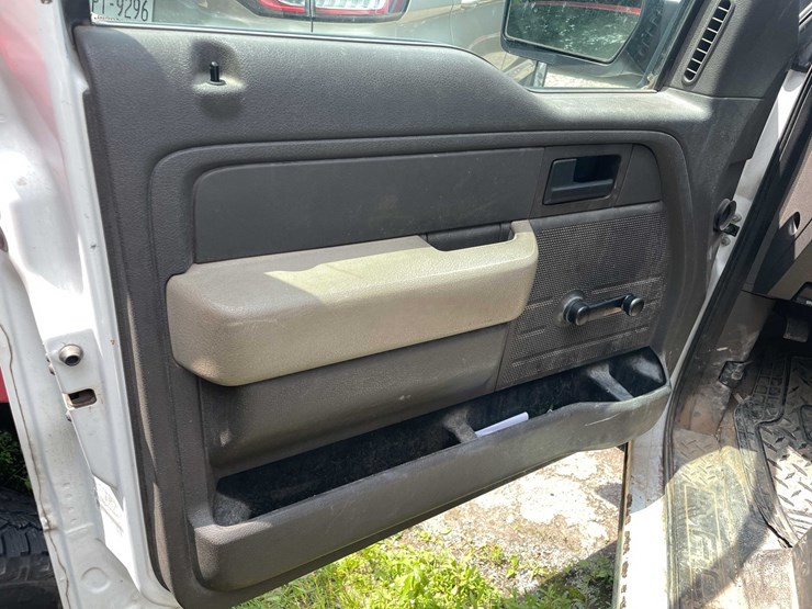 2010-ford-f150-image-47