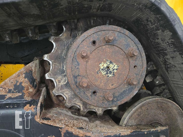 2022-jcb-3ts-8t-image-23