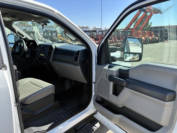 2017-ford-f250-xl-image-10
