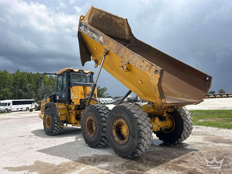 deere-260e-image-4