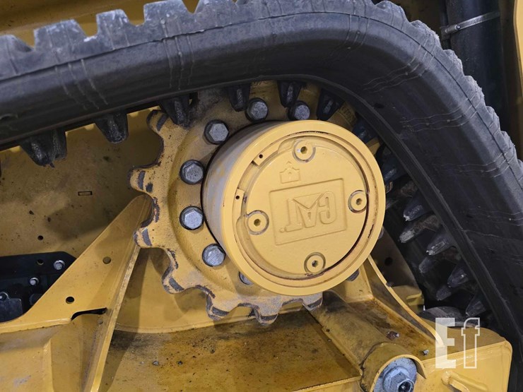 2025-caterpillar-255-image-29