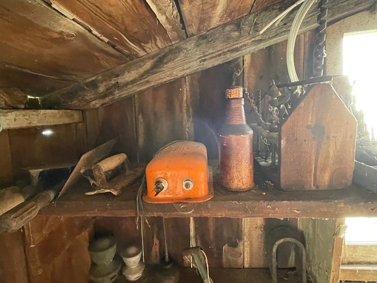 #2337-•-contents-of-wall-image-2