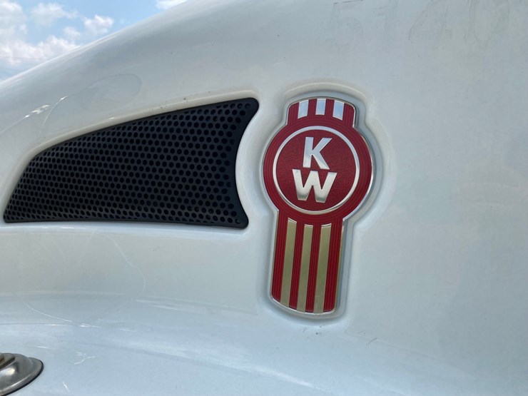 2014-kenworth-t370-bottle-gas-truck-image-75