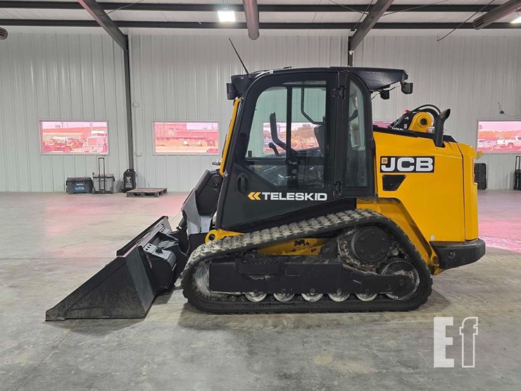 2022-jcb-3ts-8t-image-5