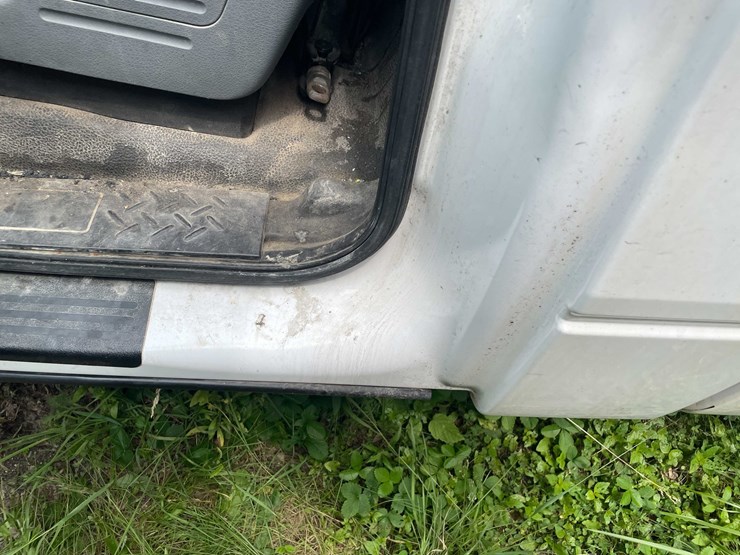 2014-ford-f150-xl-image-56