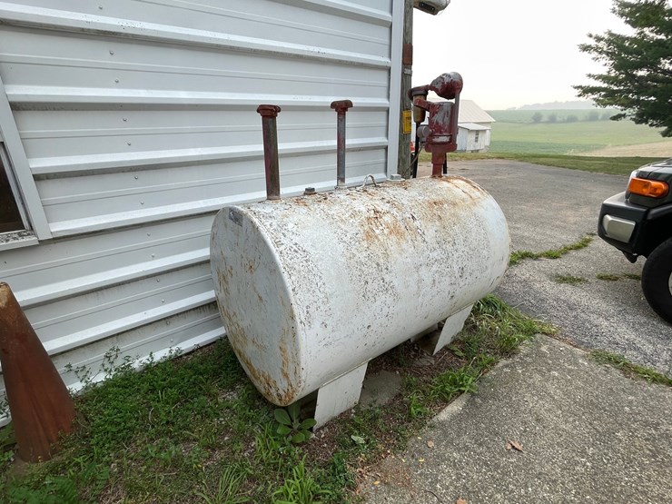 #2306-•-usemco-300-gallon-fuel-tank-image-3