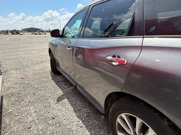 2016-nissan-pathfinder-image-15