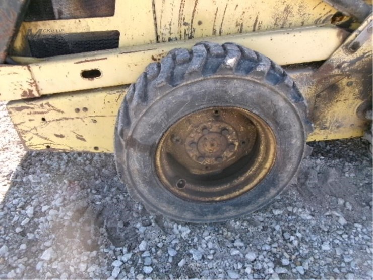 new-holland-l555-image-7