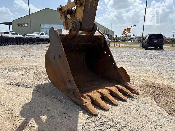 caterpillar-320gc-image-10