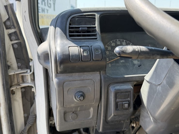 2001-gmc-w3500-image-32
