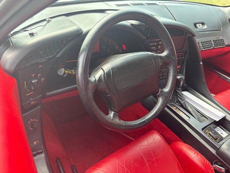 1992-chevrolet-corvette-image-31