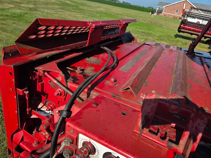 cih-2388-axial-flow-combine-image-14