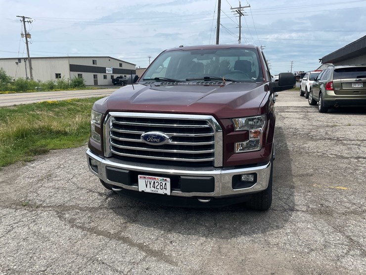 2016-ford-f150-xlt-image-2