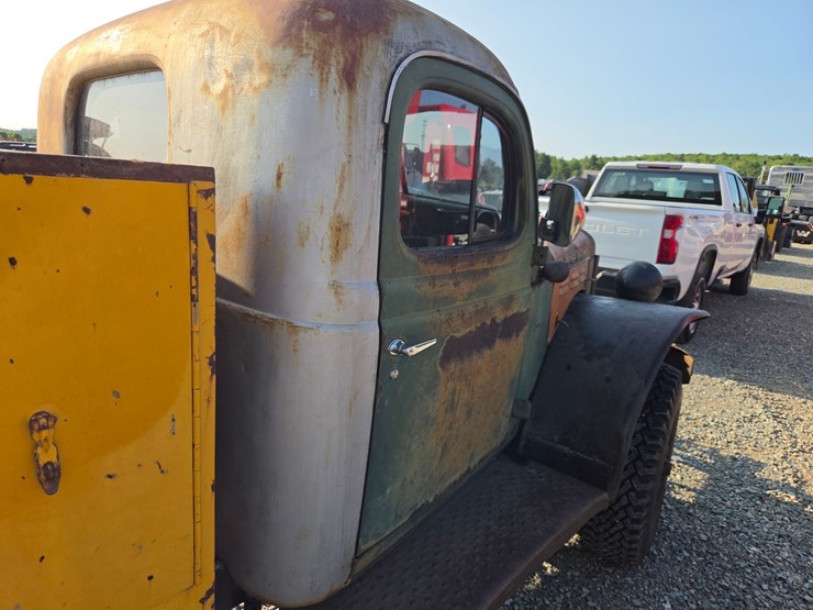 1953-dodge-power-wagon-image-51