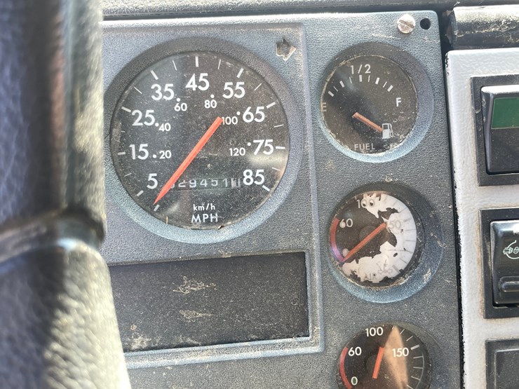 1995-freightliner-fl80-image-20