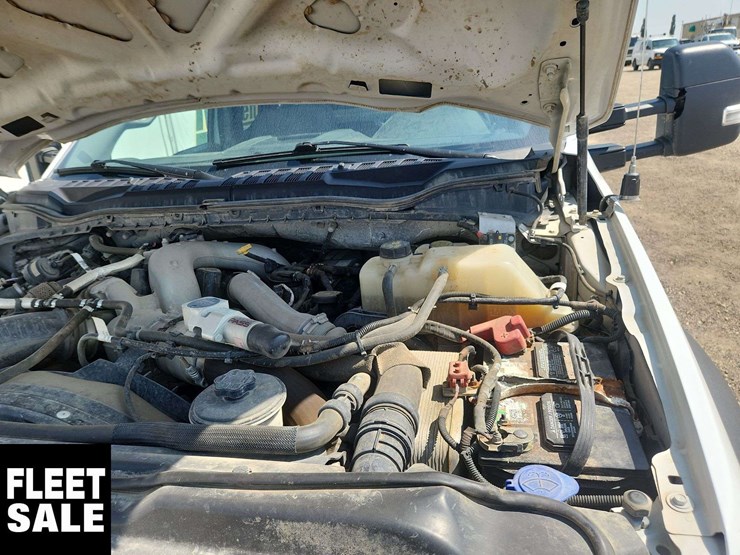 2022-ford-f550-image-33