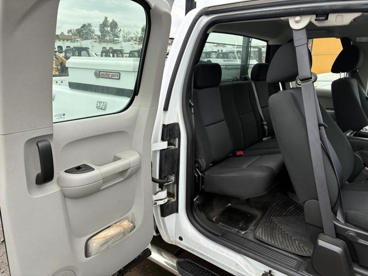 2012-gmc-sierra-2500-image-15