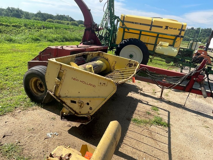 new-holland-880-image-3
