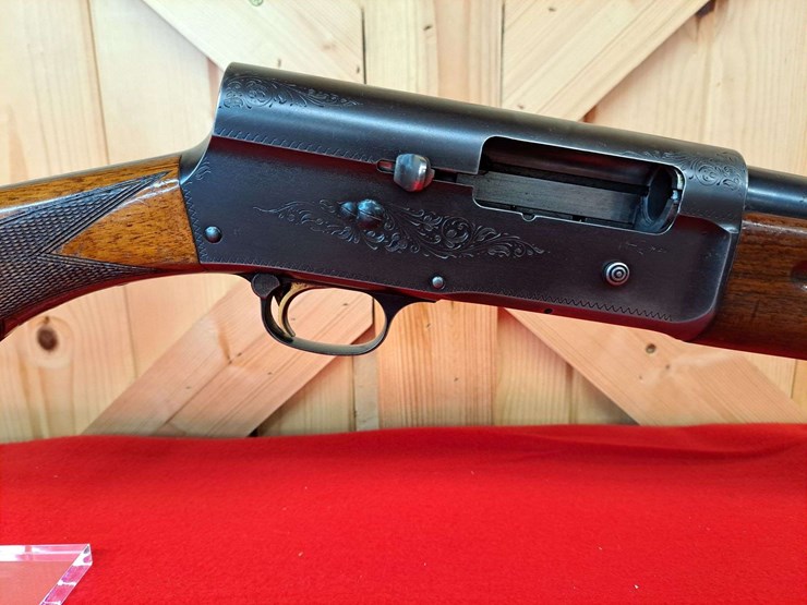 browning-a5-light-twelve-12-gauge-semiauto-shotgun-image-9