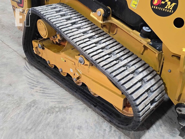 2025-caterpillar-255-image-37
