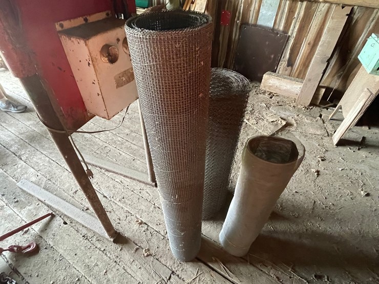 #2326-•-(3)-rolls-of-various-fencing-image-3