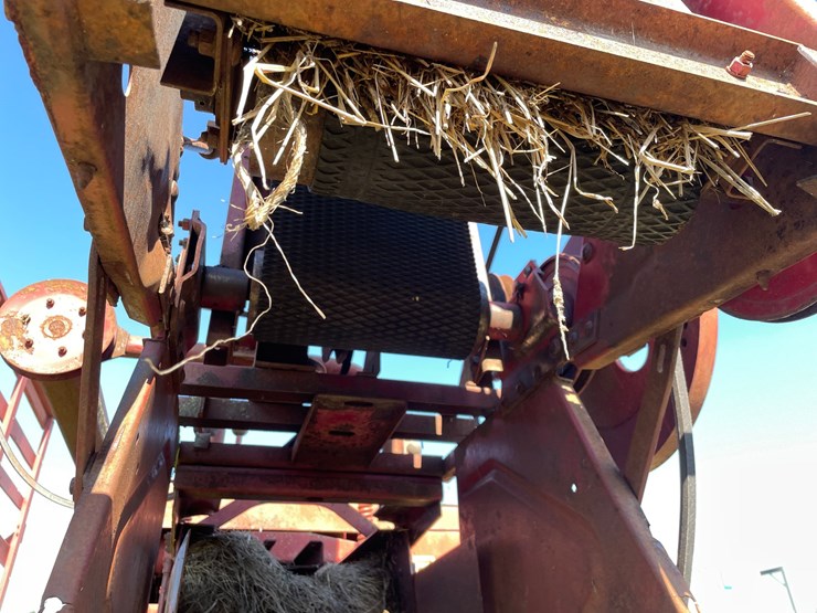 new-holland-315-image-8