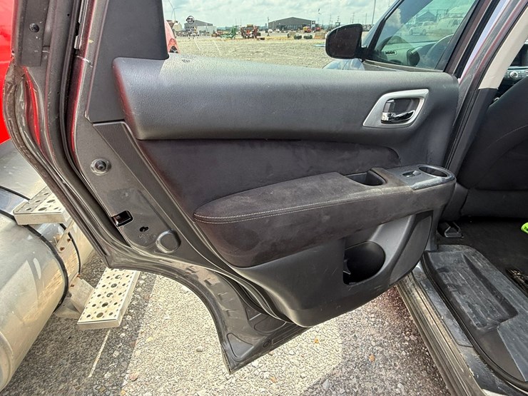 2016-nissan-pathfinder-image-20