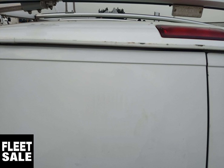 2014-ford-cargo-image-36