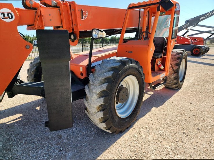 2007-jlg-10054-image-12