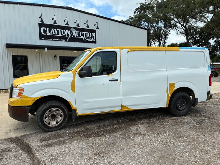 2019-nissan-nv2500-image-1