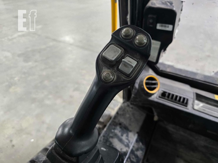 2021-jcb-3ts-8t-image-17