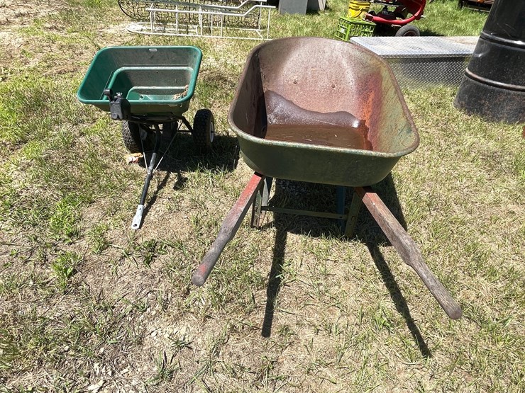 #3308-•-true-temper-wheelbarrow-and-estate-pull-behind-spreader-image-6