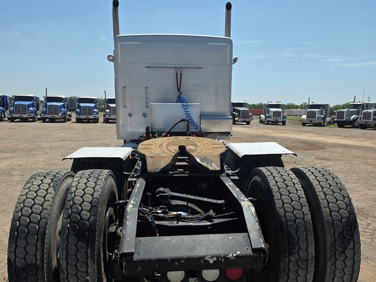 2012-kenworth-t800-image-6