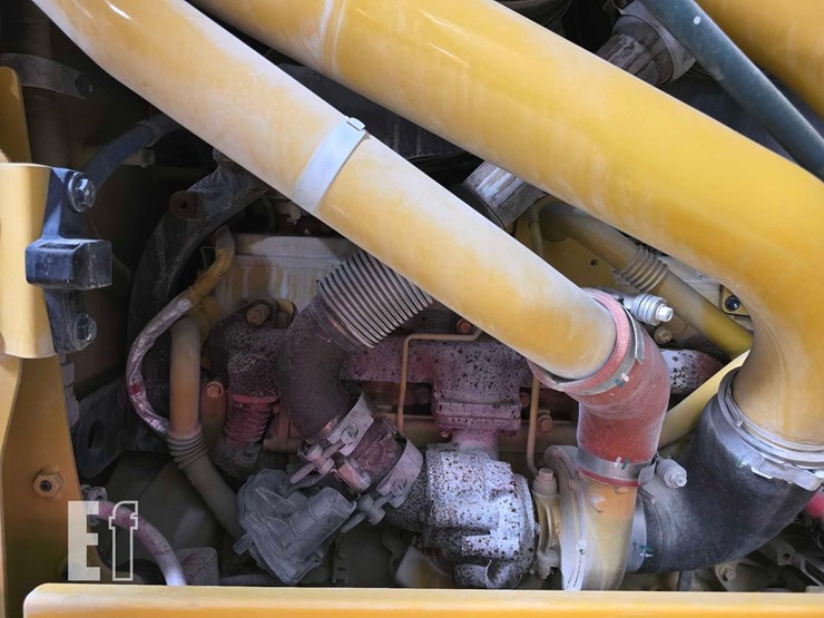 2021-caterpillar-120-image-28