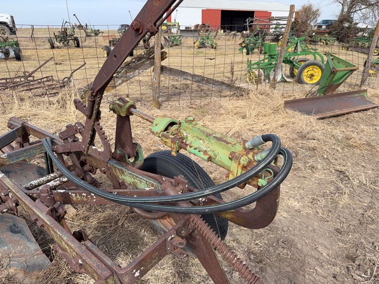 john-deere-no.-44-pull-type-two-bottom-plow-image-11
