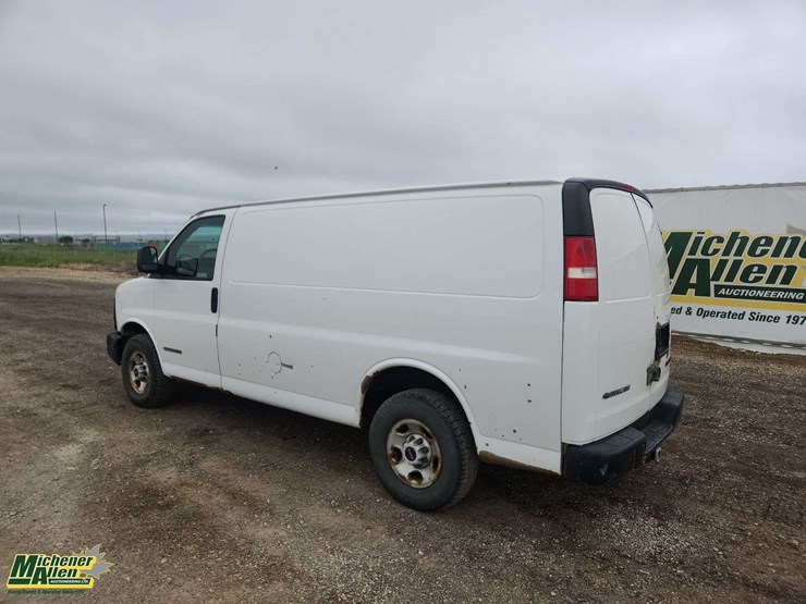 2004-gmc-2500-image-3
