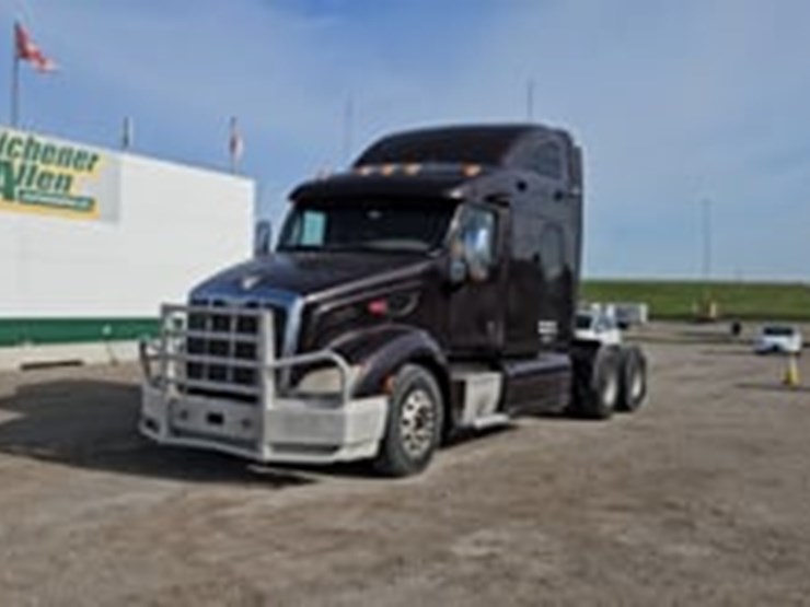 2012-peterbilt-587-image-5