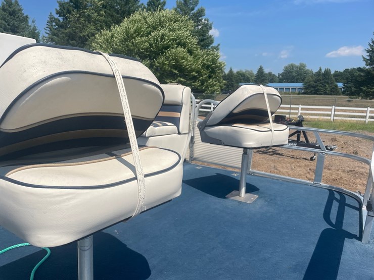 #5803-•-1998-weeres-pontoon-fisherman-deluxe-(sells-bill-of-sale)-image-12