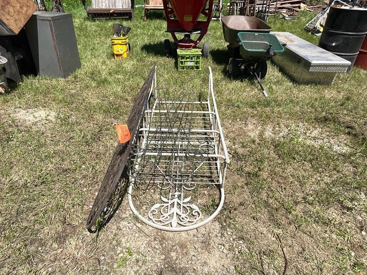 #3314-•-metal-shelf-and-trellis-image-2